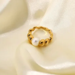 18K Croissant Pearl Ring