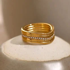 18K Irregular CZ Lined Ring
