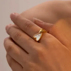 18K Mother of Pearl Hearts Open Ring