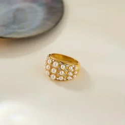 18K Pearl and Diamonds Ring