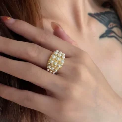 18K Pearl and Diamonds Ring