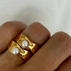 18K Pearl Band Ring