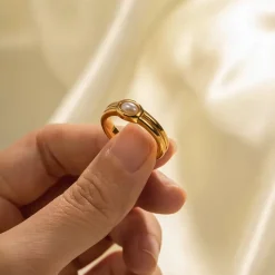 18K Pearl Band Ring