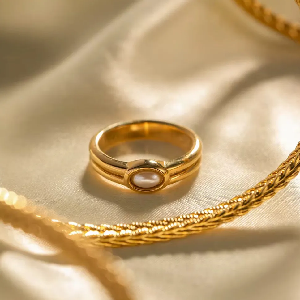 18K Pearl Band Ring