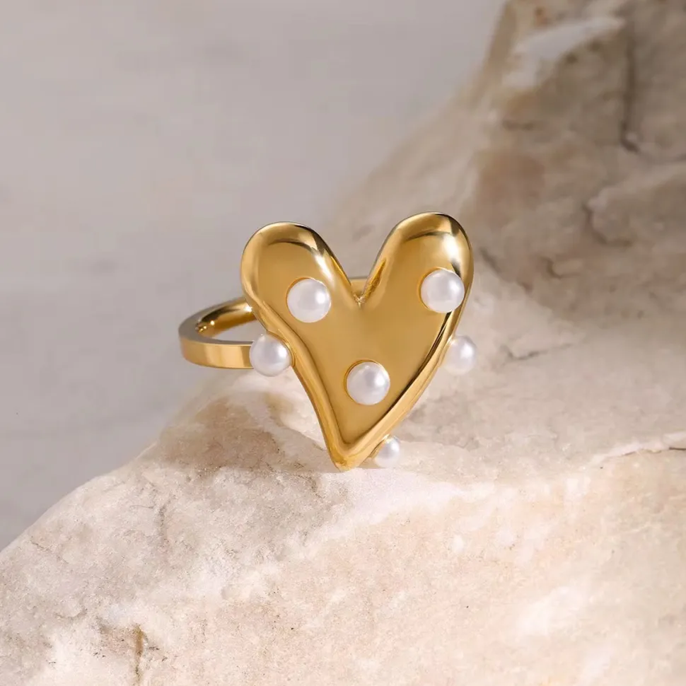 18K Pearl Heart Ring