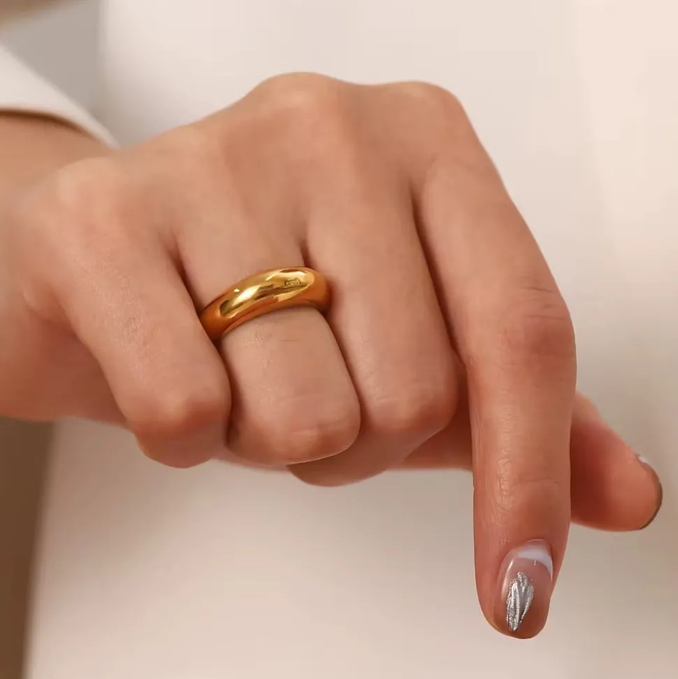 18K Smooth Chunky Round Ring