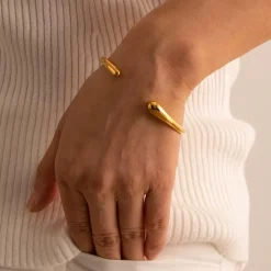 18K Smooth Open Bangle