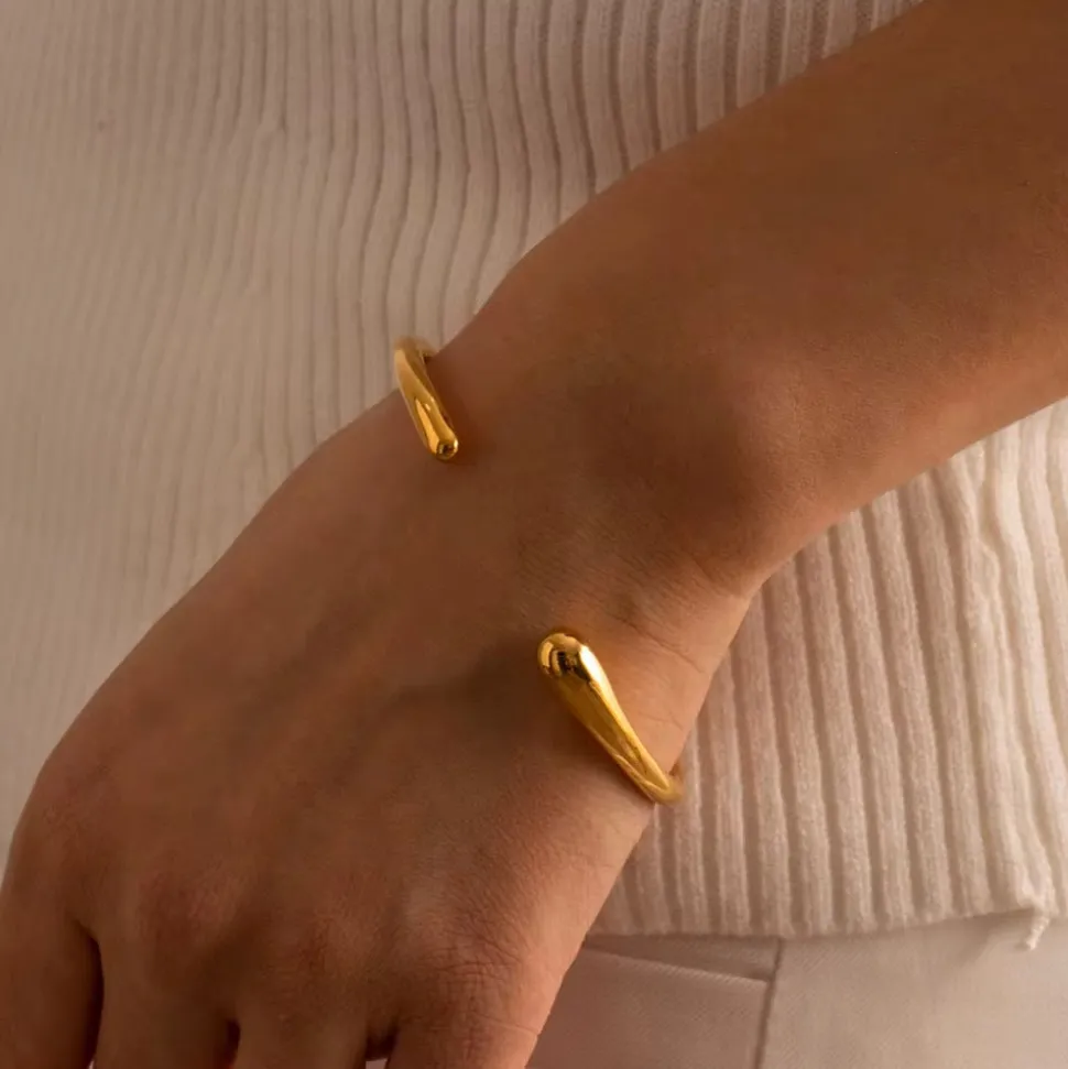 18K Smooth Open Bangle