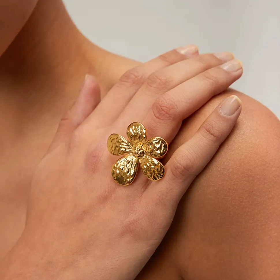 18K Textured Flower Ring