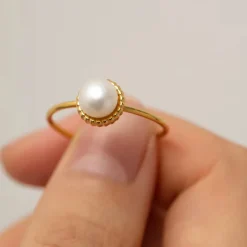 18K White Pearl Ring