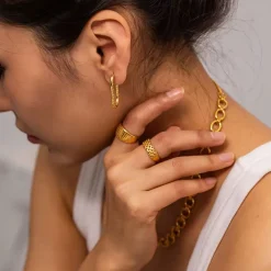 Lava U-shaped Hoops in 18K Gold-Plating