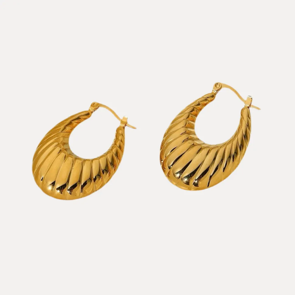 Oval Croissant Hoops in 18K Gold-Plating