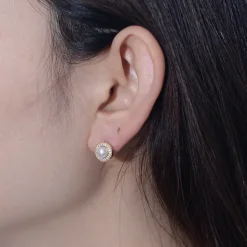 Silver Elegant Pearl Studs