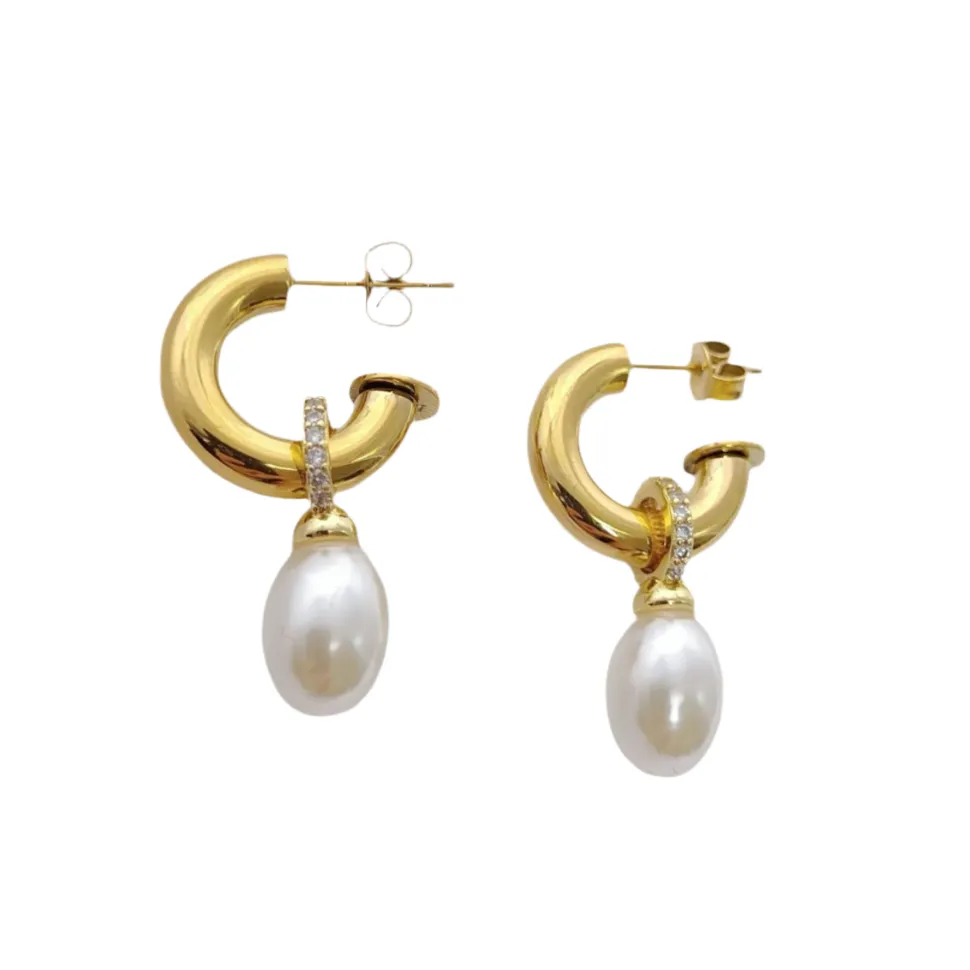 Wide Nail Pearl Drops in 18K Gold-Plating